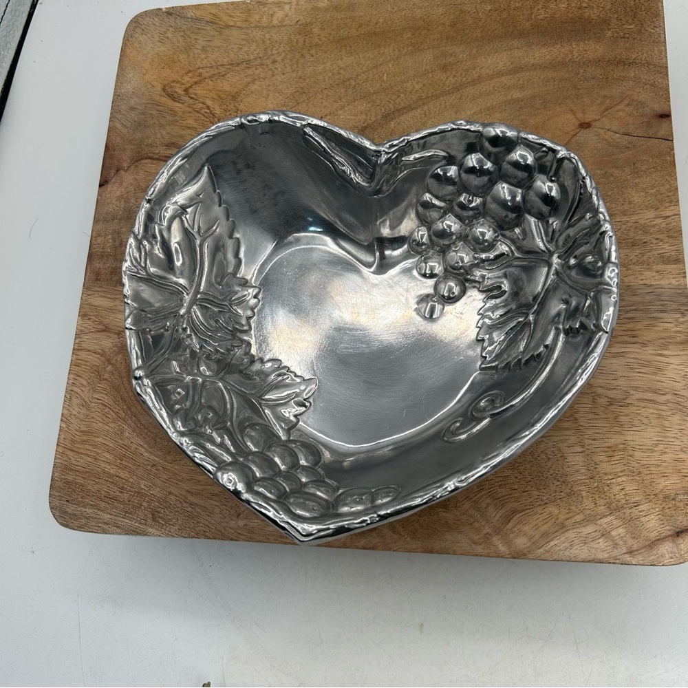 Arthur Court Grape And Vine Pattern 2005 Heart Shaped Dish Vintage